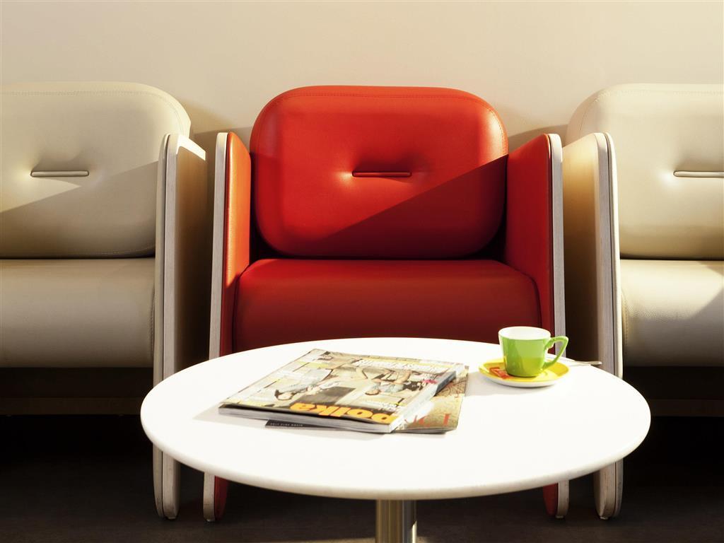 Ibis Styles Nantes Centre Place Graslin Buitenkant foto
