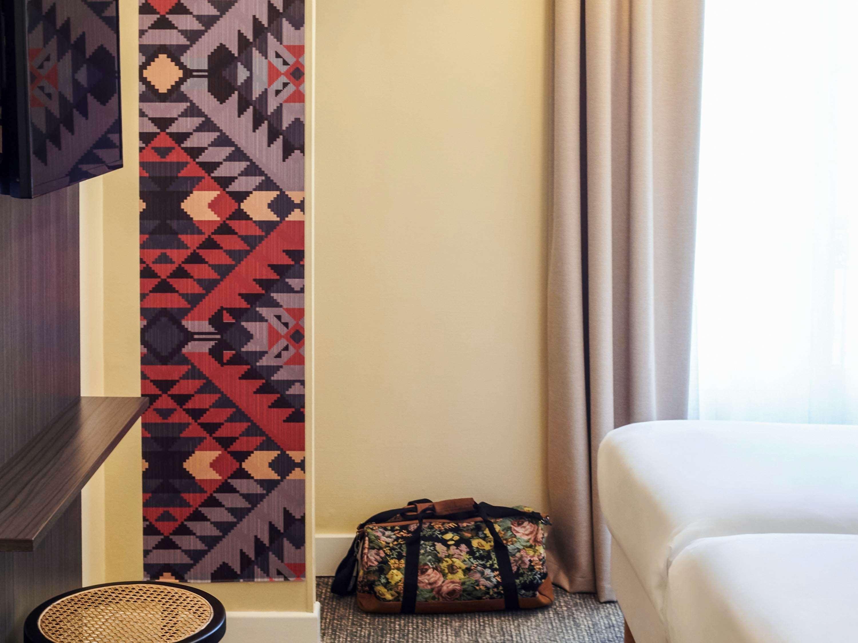 Ibis Styles Nantes Centre Place Graslin Buitenkant foto