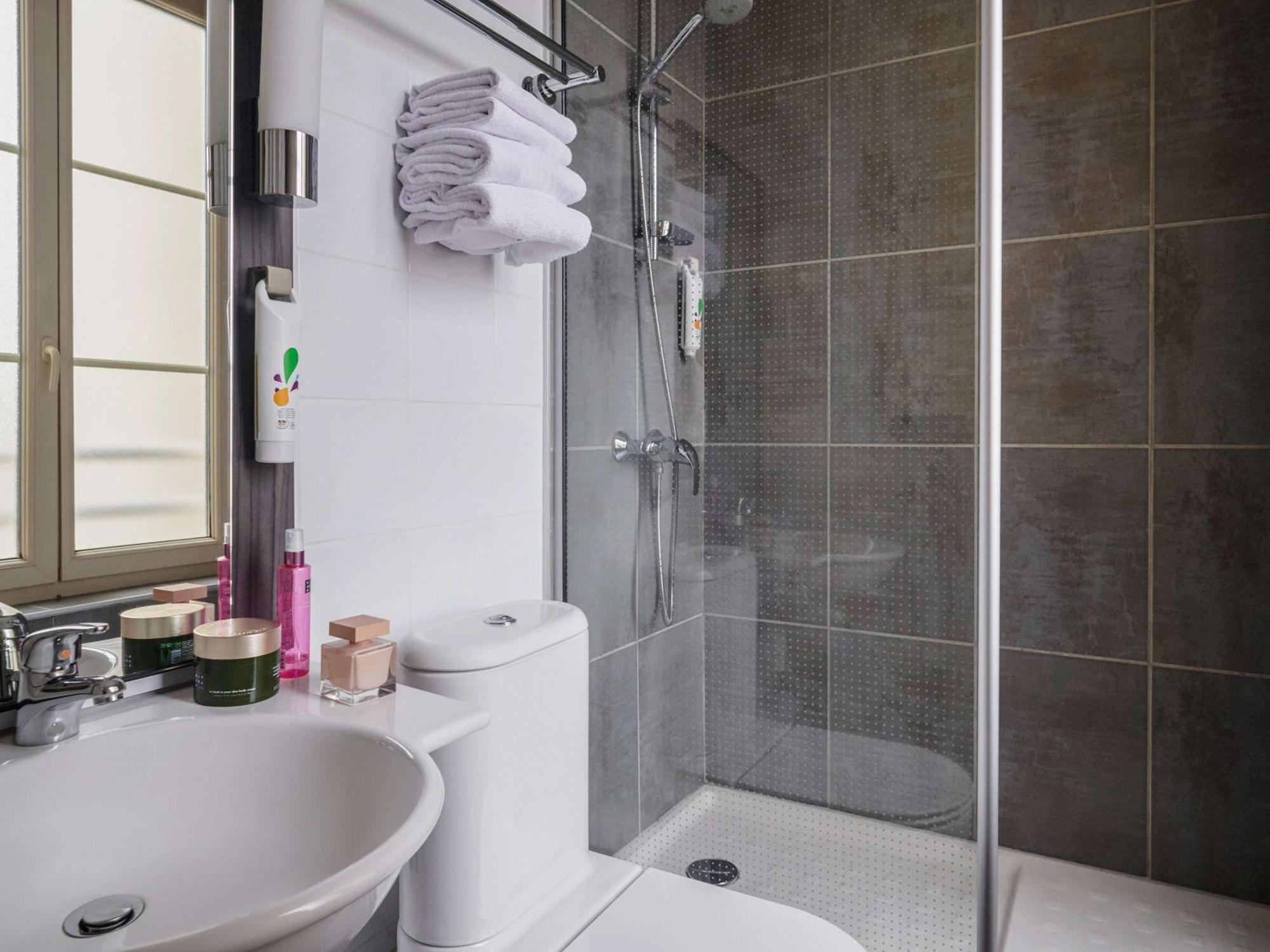 Ibis Styles Nantes Centre Place Graslin Buitenkant foto